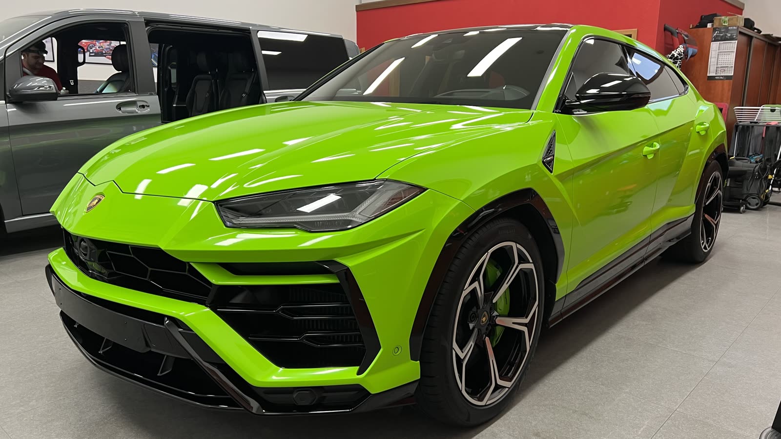 Lamborghini Urus ve studiu DEPO+